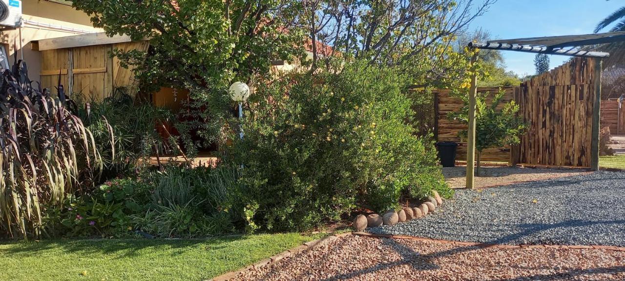 Mitat Guesthouse Beaufort West Bagian luar foto