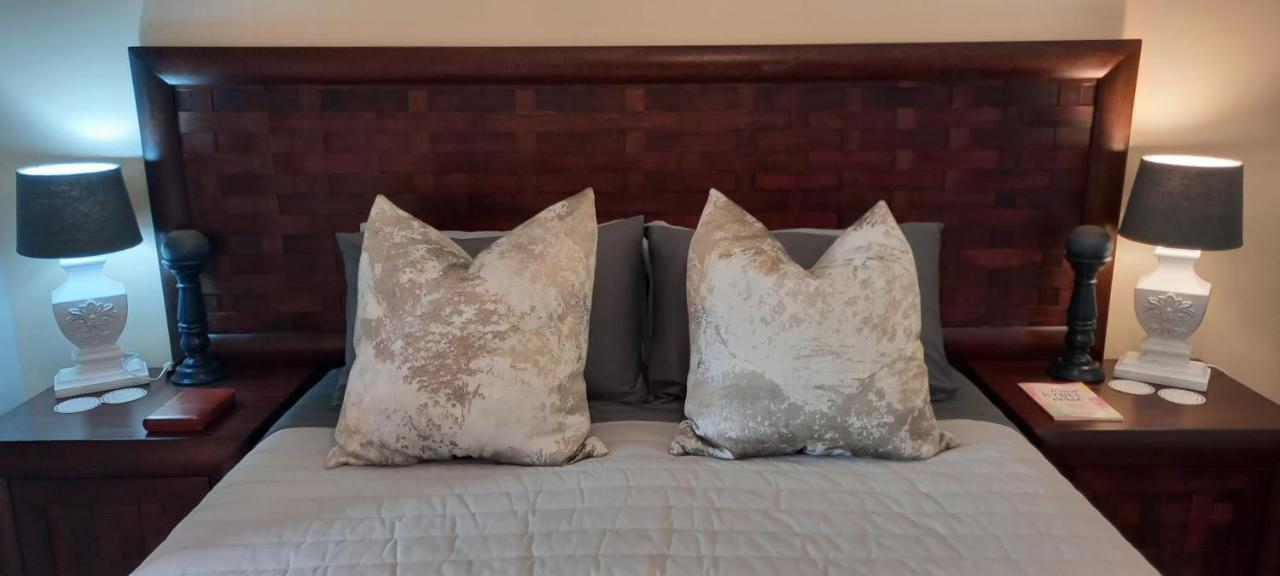 Mitat Guesthouse Beaufort West Bagian luar foto