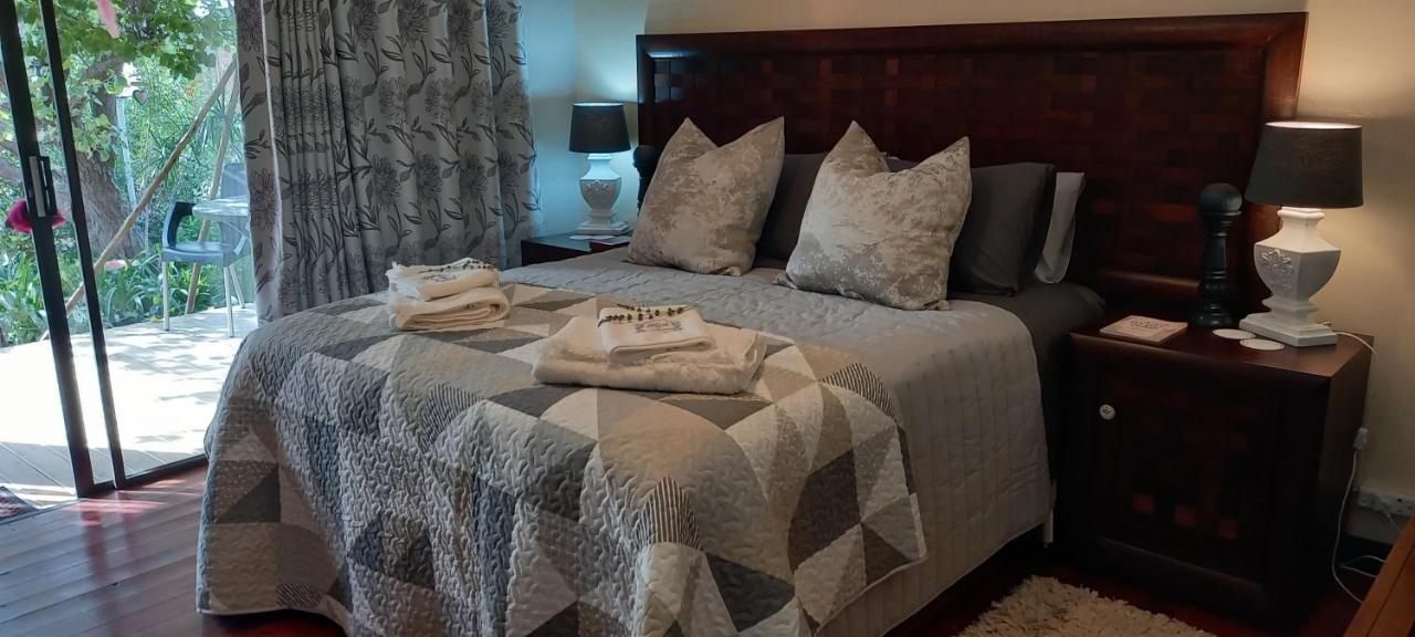 Mitat Guesthouse Beaufort West Bagian luar foto