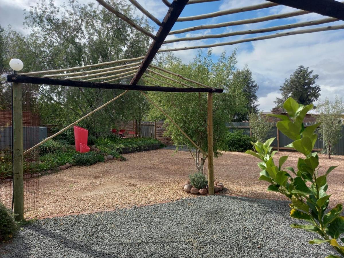 Mitat Guesthouse Beaufort West Bagian luar foto