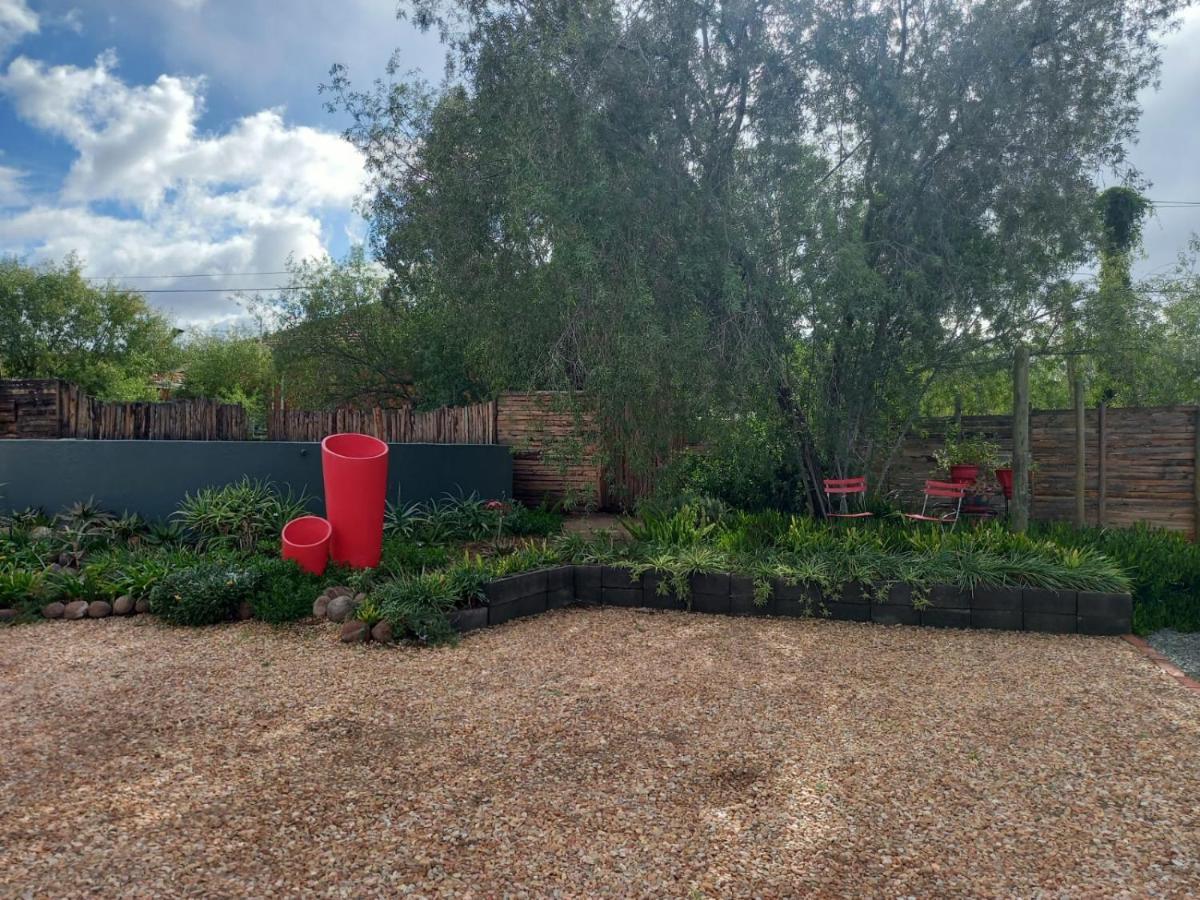 Mitat Guesthouse Beaufort West Bagian luar foto